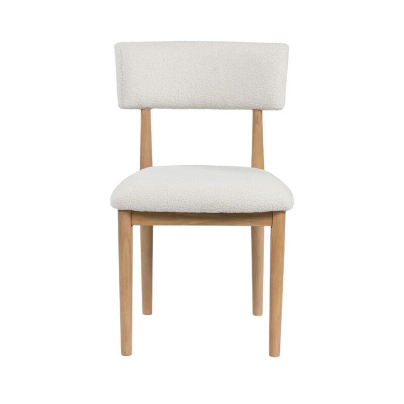 silla tapizada en tela blanca, con patas madera